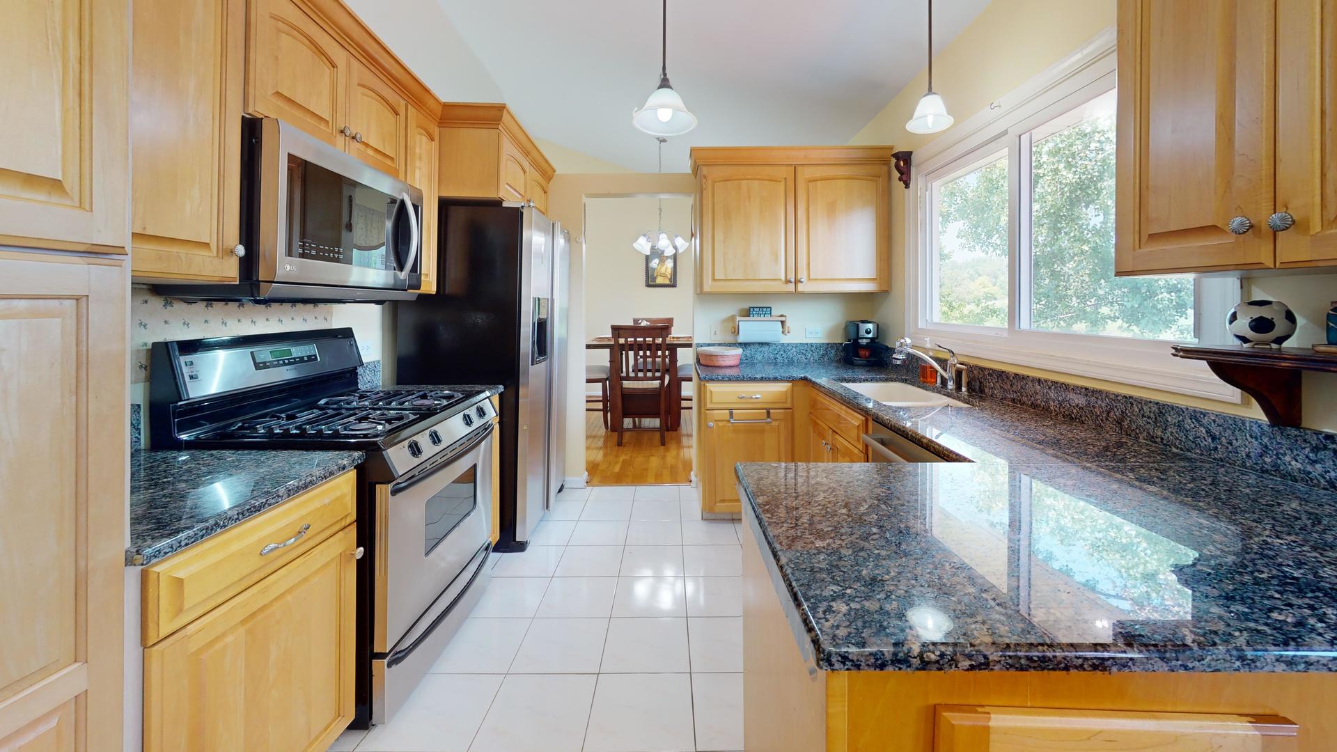 412 Chateau Drive, Buffalo Grove, IL 60089