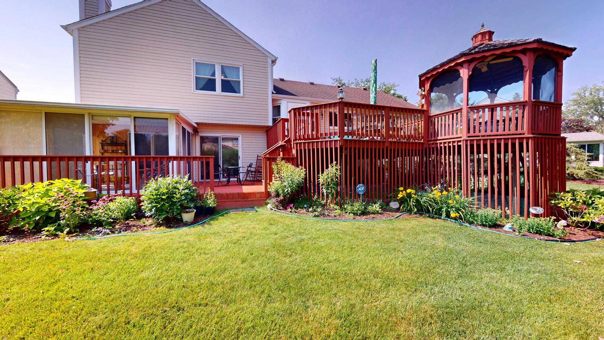 412 Chateau Drive, Buffalo Grove, IL 60089