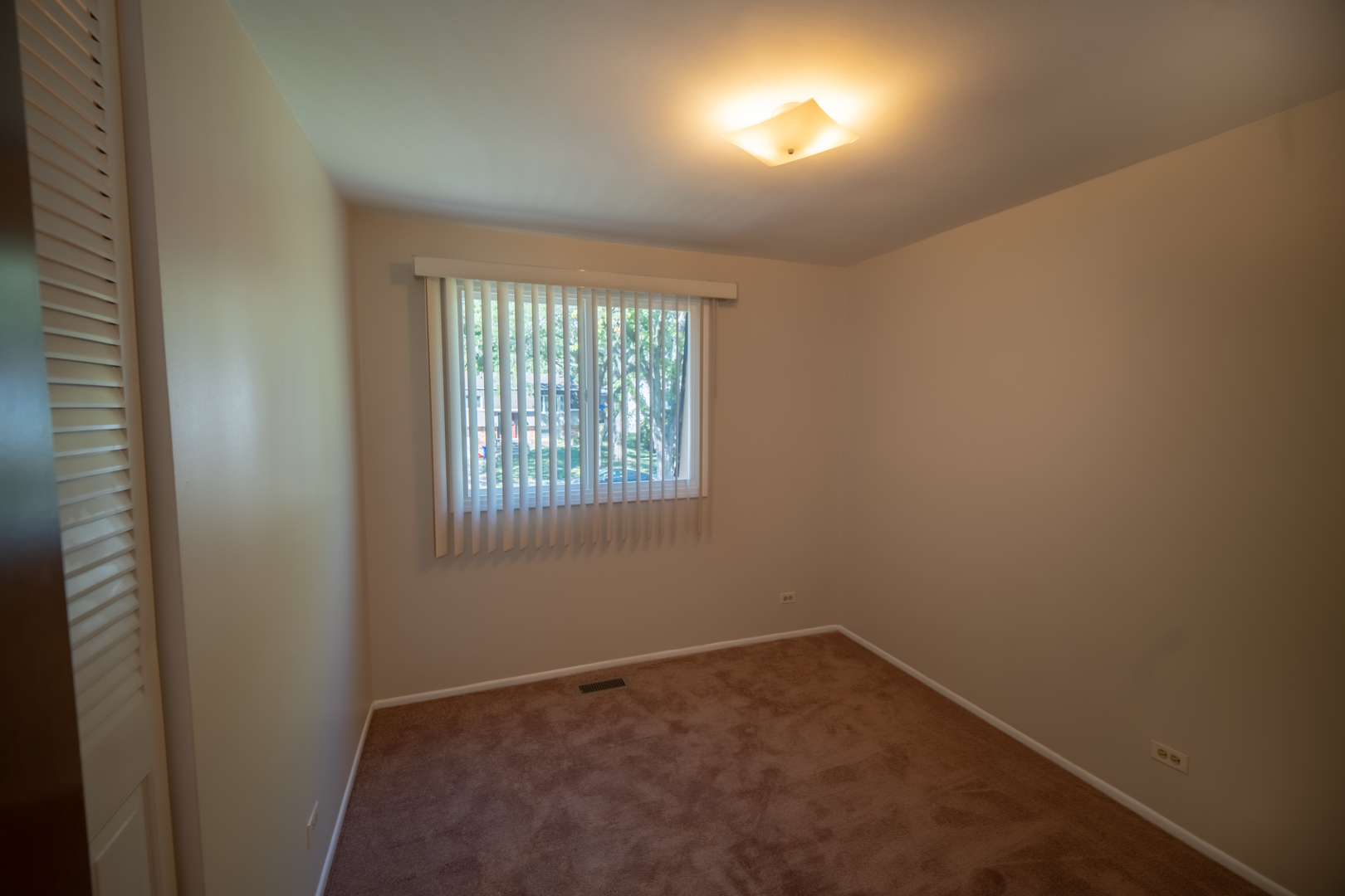 1302 Oxford Lane, Wheaton, IL 60189