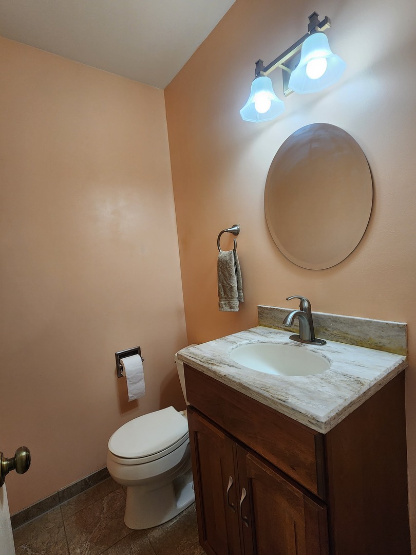 660 W Central Road, Arlington Heights, IL 60005
