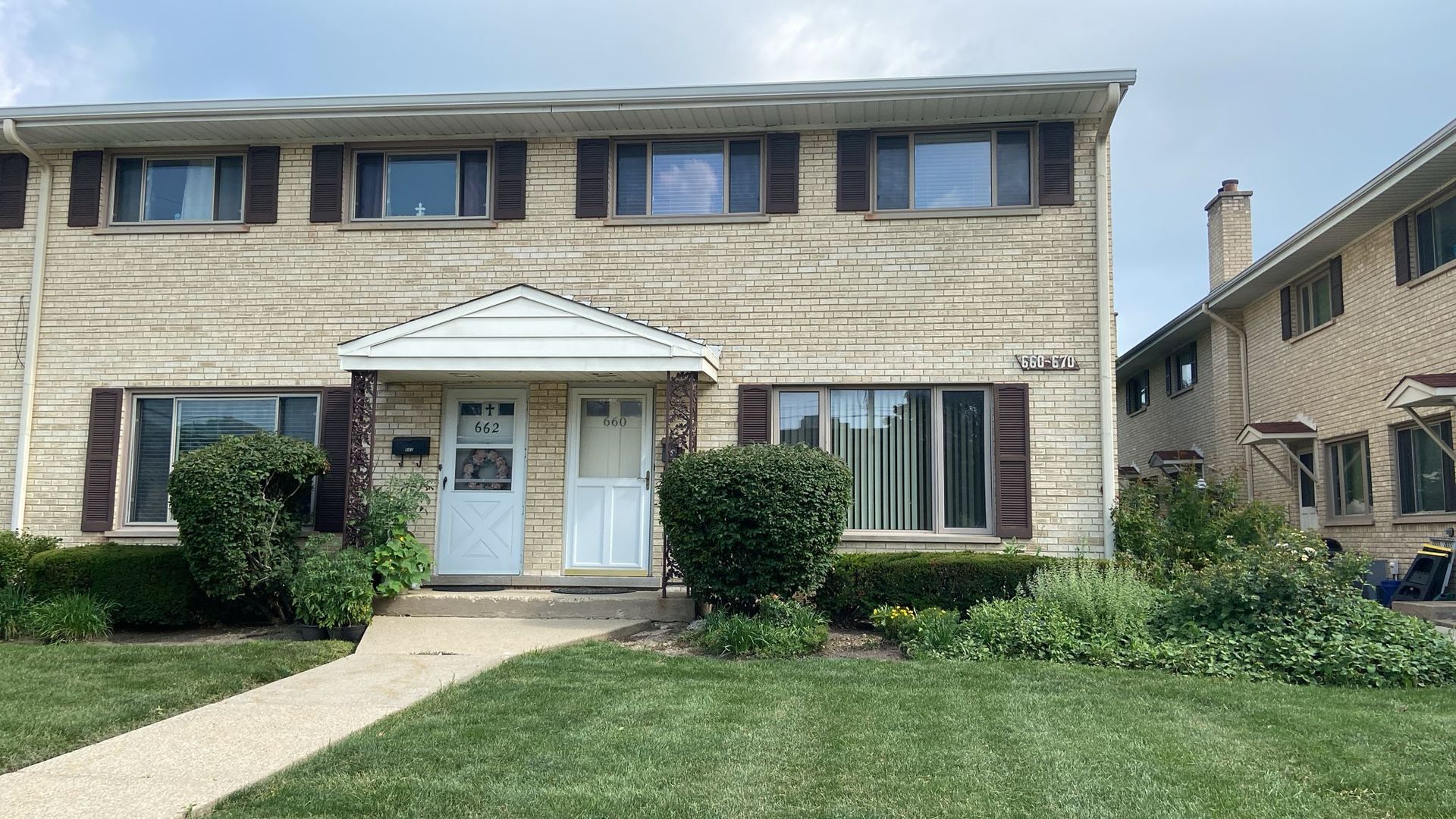 660 W Central Road, Arlington Heights, IL 60005