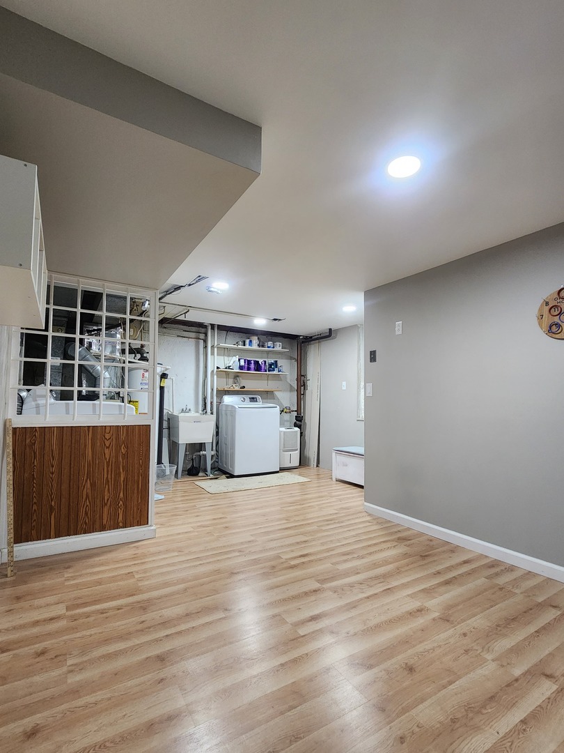 660 W Central Road, Arlington Heights, IL 60005