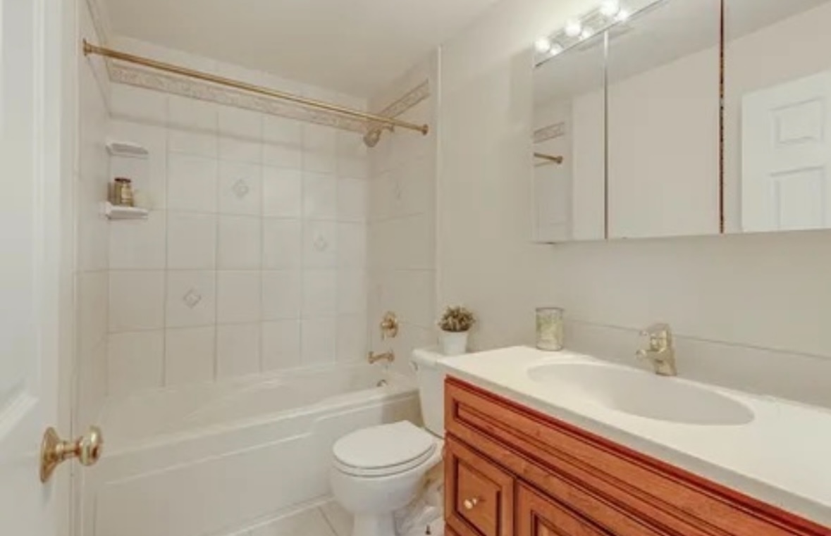 315 E VALLEY Lane, Arlington Heights, IL 60004