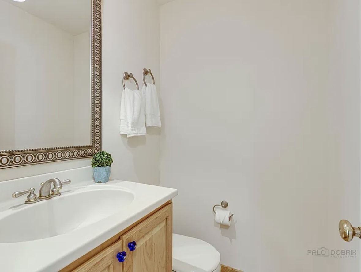 317 E VALLEY Lane, Arlington Heights, IL 60004
