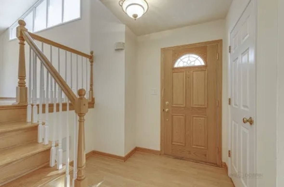 315 E VALLEY Lane, Arlington Heights, IL 60004