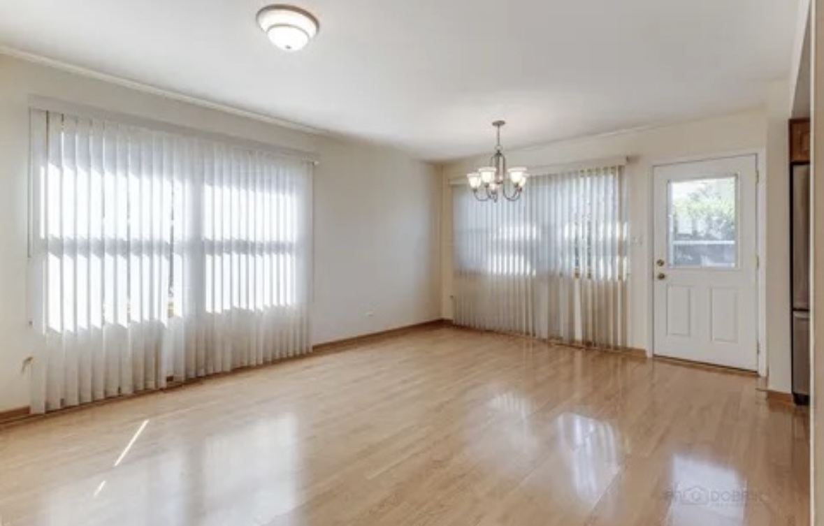 315 E VALLEY Lane, Arlington Heights, IL 60004
