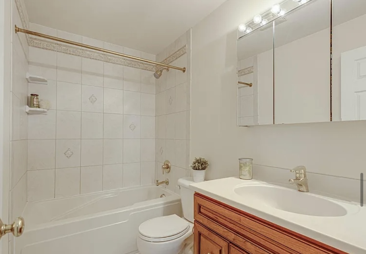 317 E VALLEY Lane, Arlington Heights, IL 60004