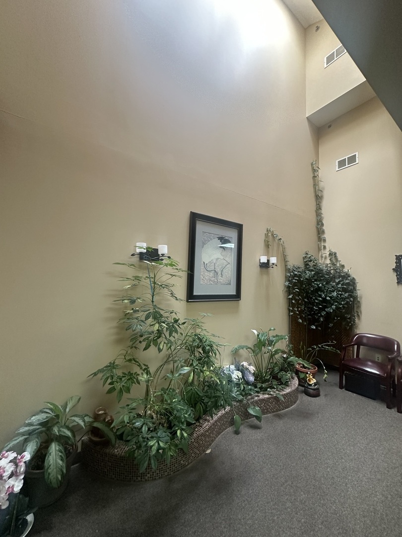 3845 McCoy Drive #105, Aurora, IL 60504
