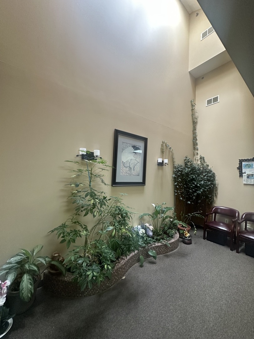 3845 McCoy Drive #105, Aurora, IL 60504