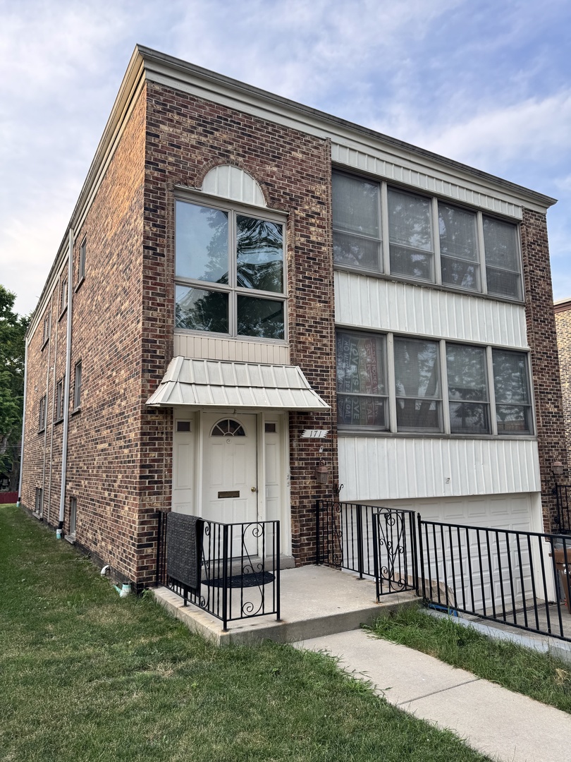 171 E Van Buren Street #2, Elmhurst, IL 60126