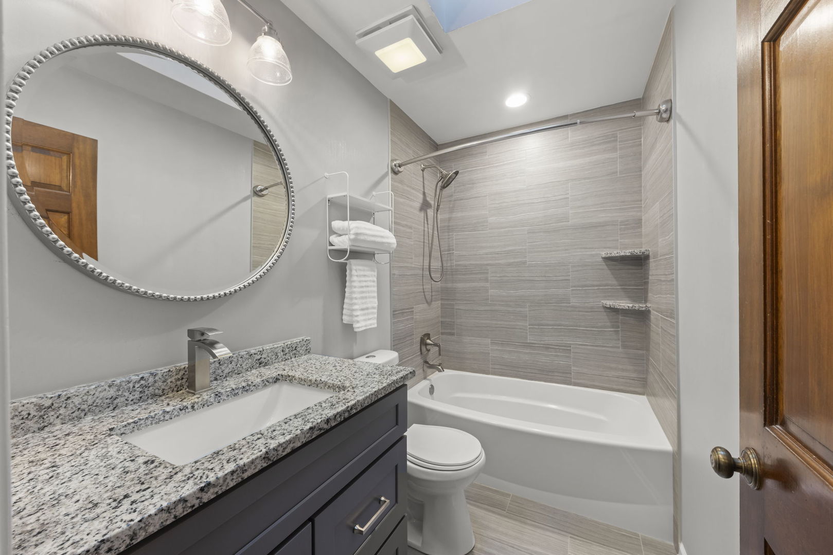 1001 Bay Hill Avenue, Naperville, IL 60565