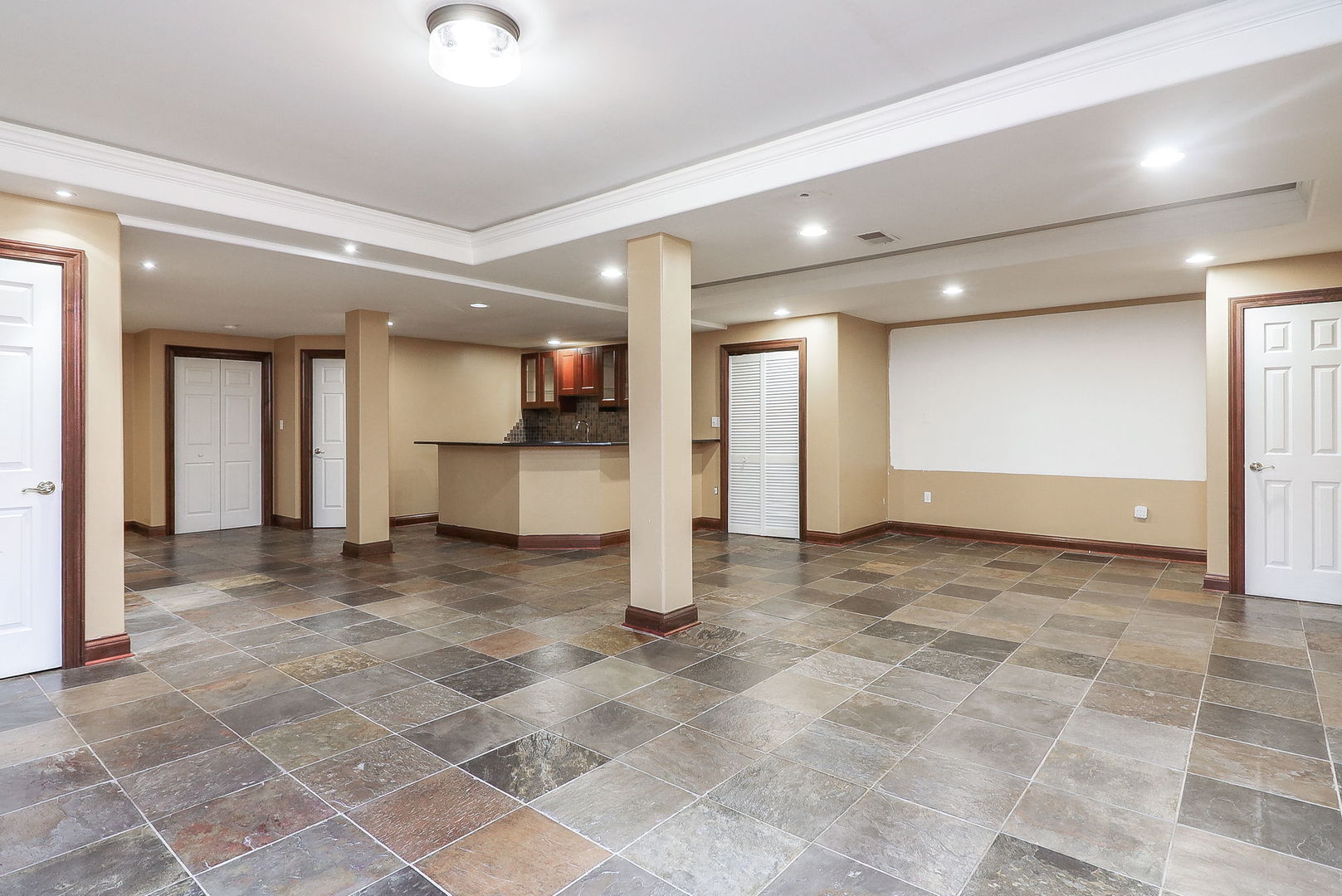 9660 PACIFIC Court, Burr Ridge, IL 60527