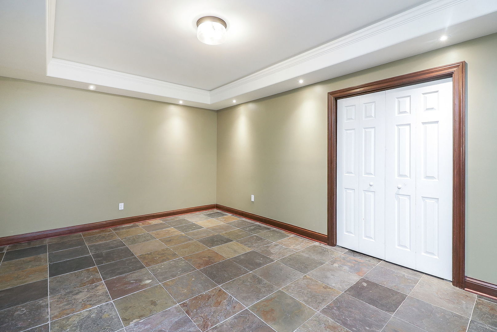 9660 PACIFIC Court, Burr Ridge, IL 60527