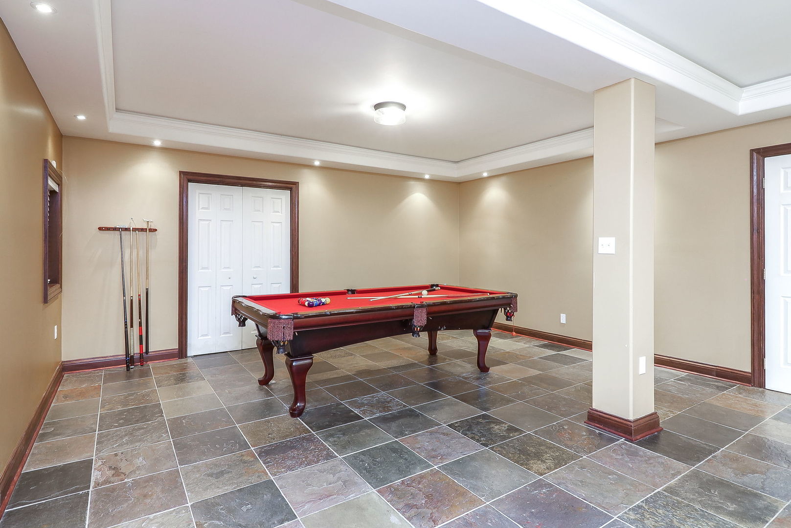 9660 PACIFIC Court, Burr Ridge, IL 60527