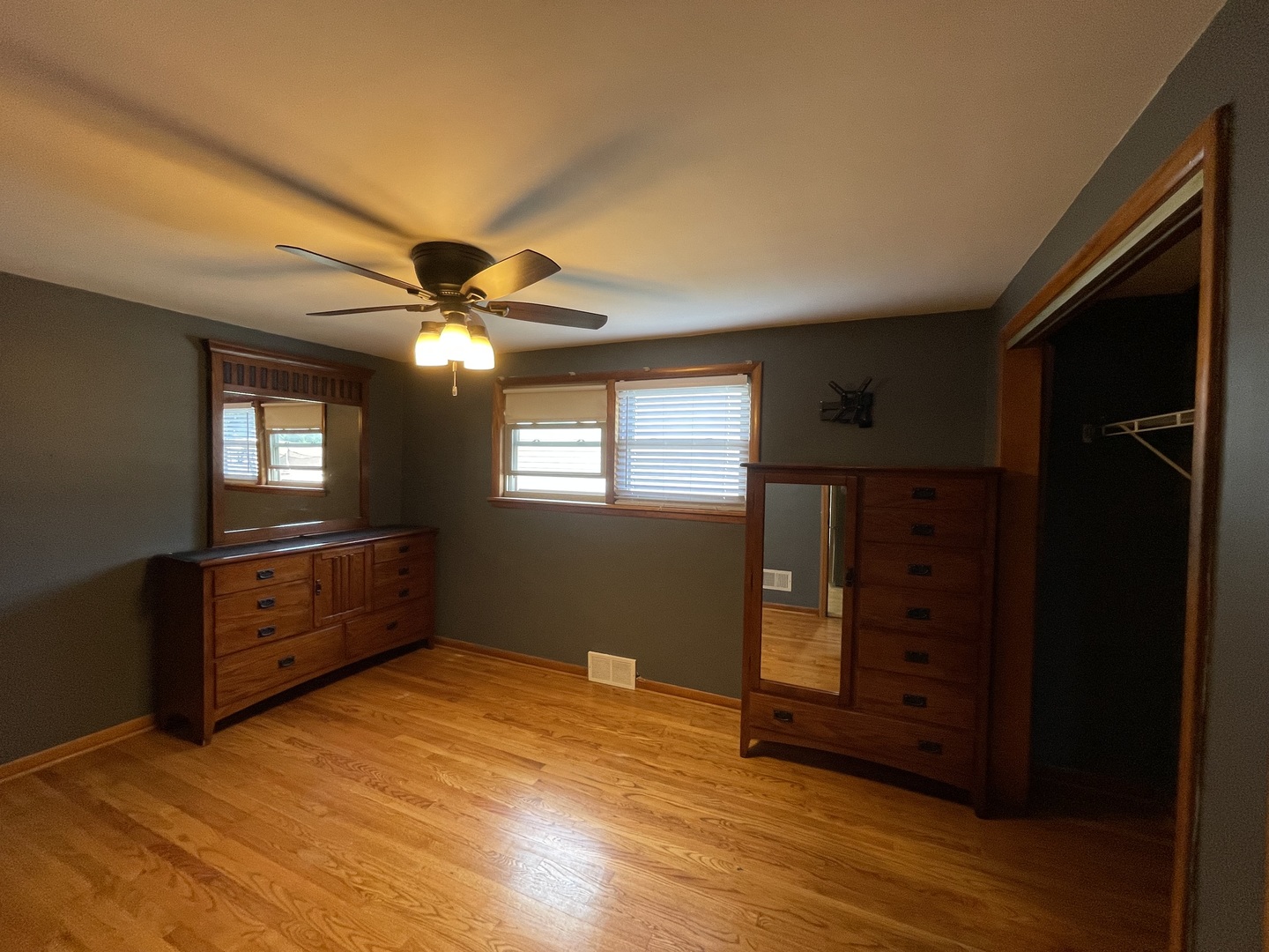 10505 S Central Park Avenue, Chicago, IL 60655