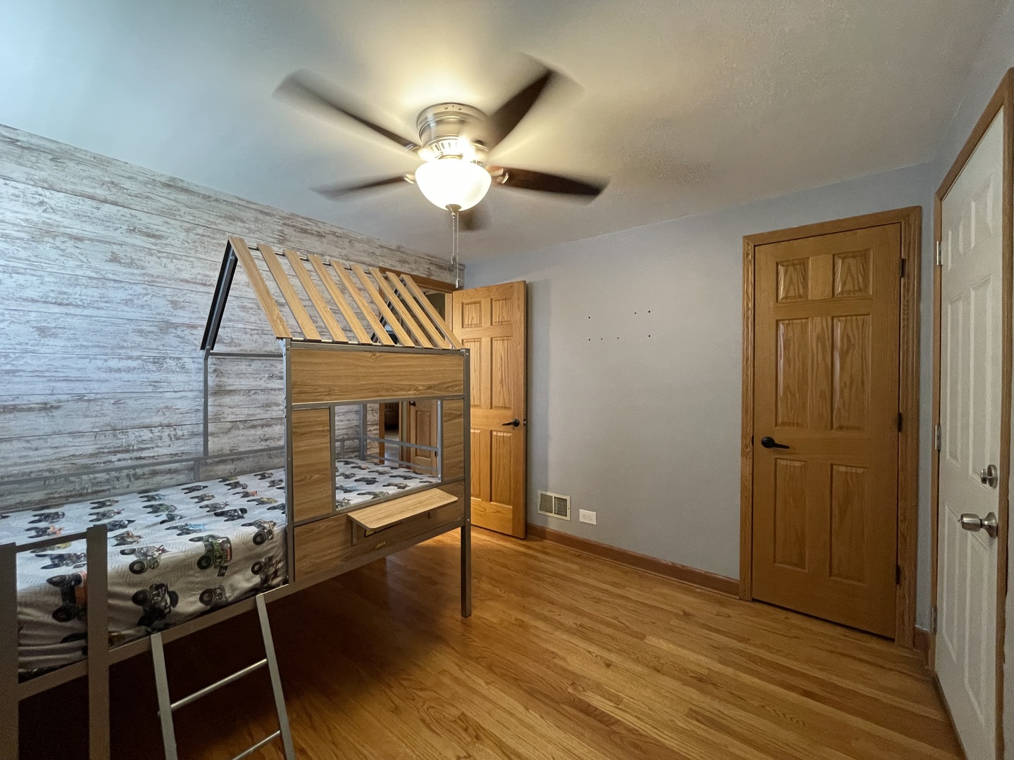 10505 S Central Park Avenue, Chicago, IL 60655