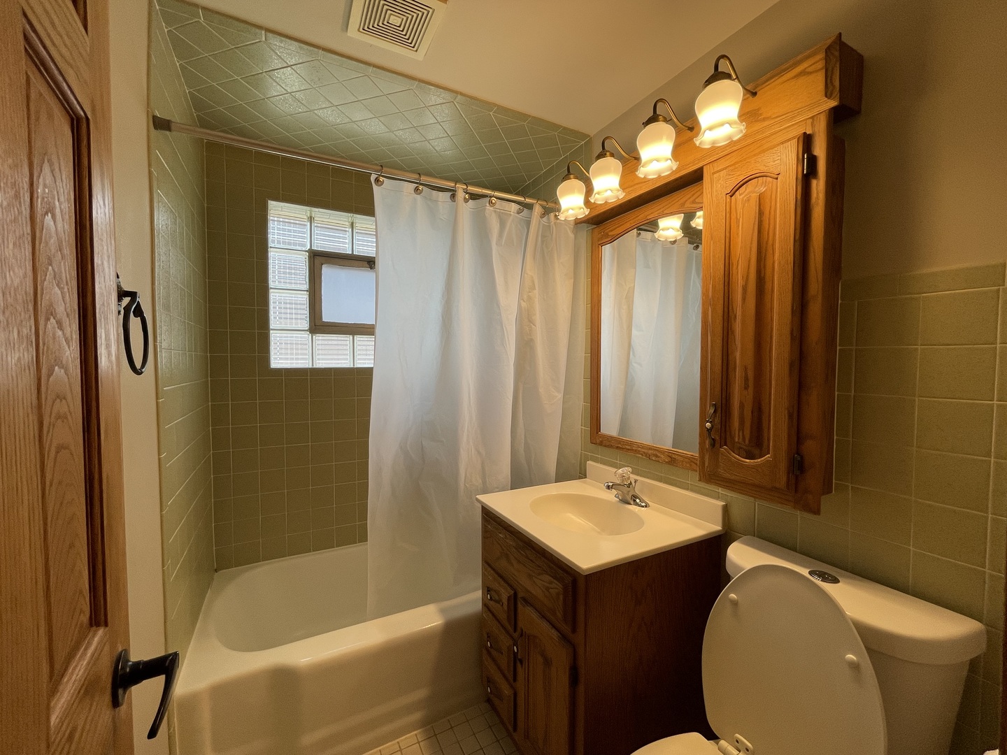 10505 S Central Park Avenue, Chicago, IL 60655