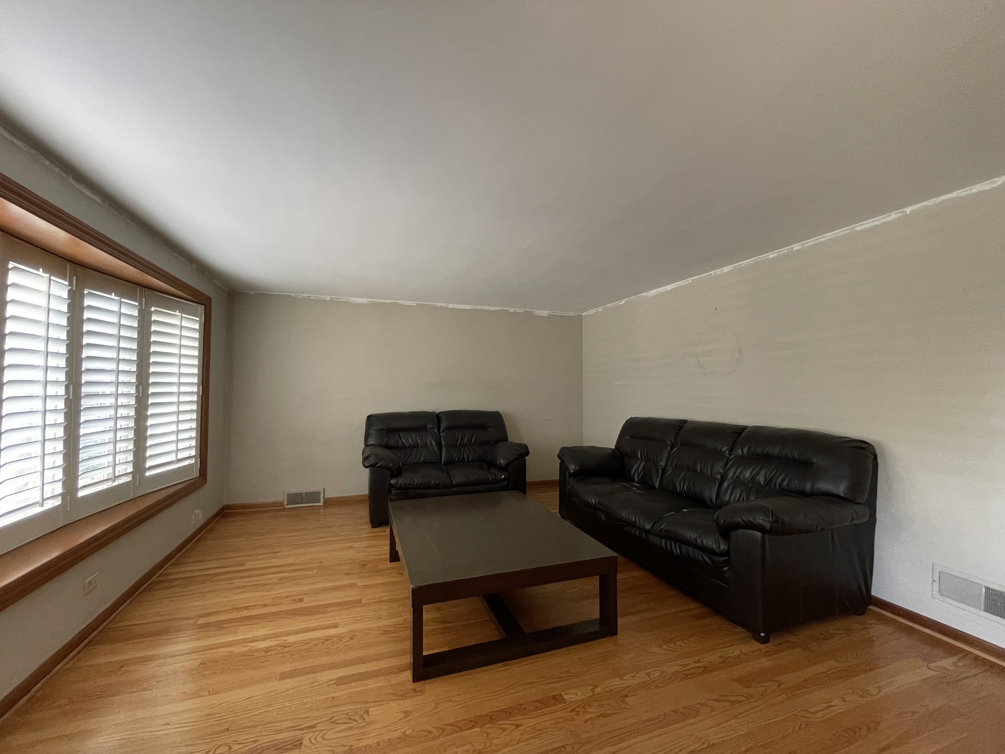 10505 S Central Park Avenue, Chicago, IL 60655