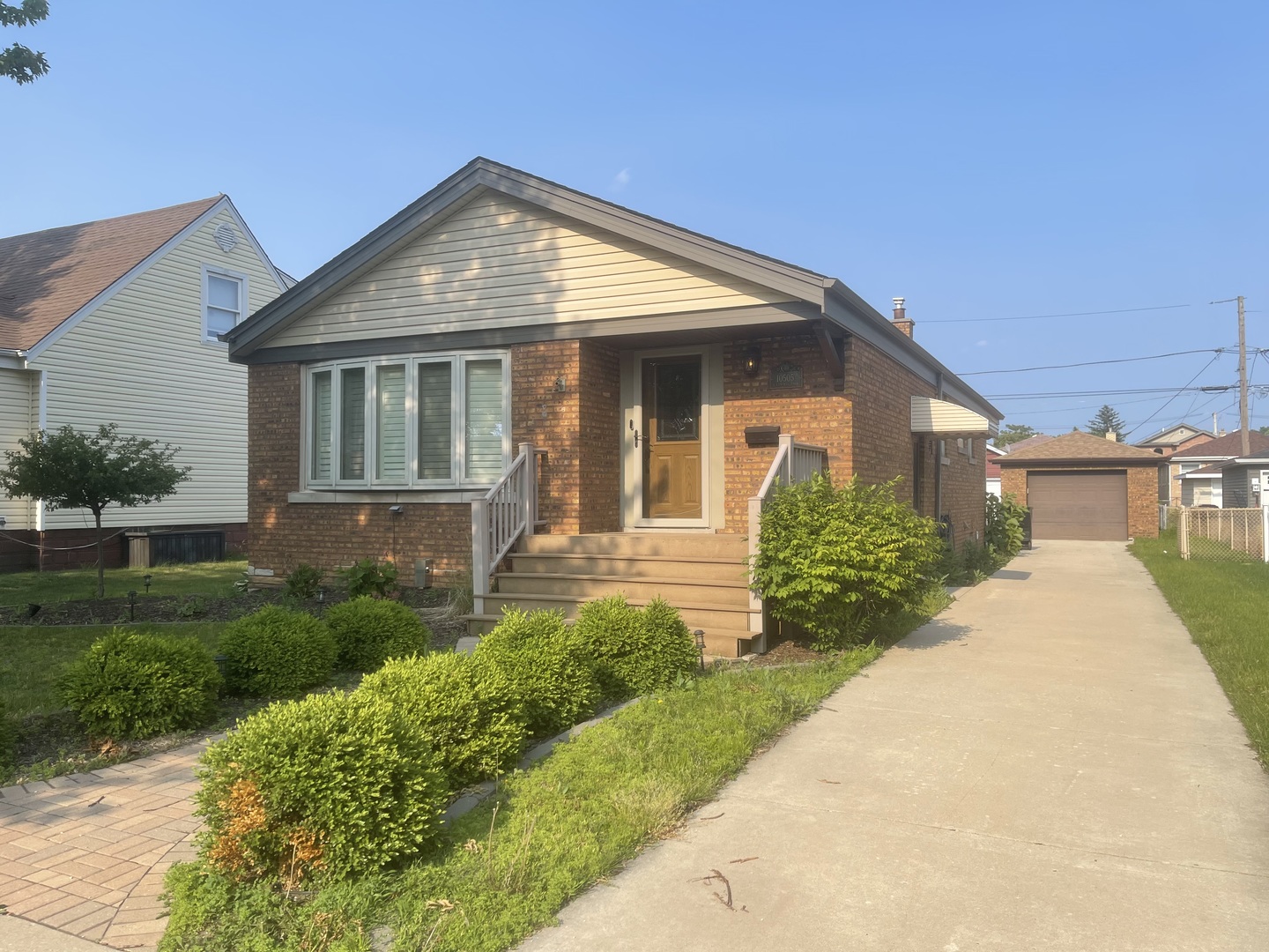 10505 S Central Park Avenue, Chicago, IL 60655
