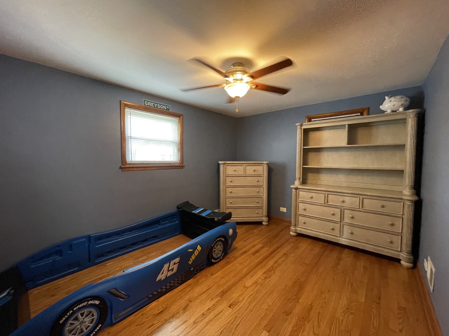 10505 S Central Park Avenue, Chicago, IL 60655