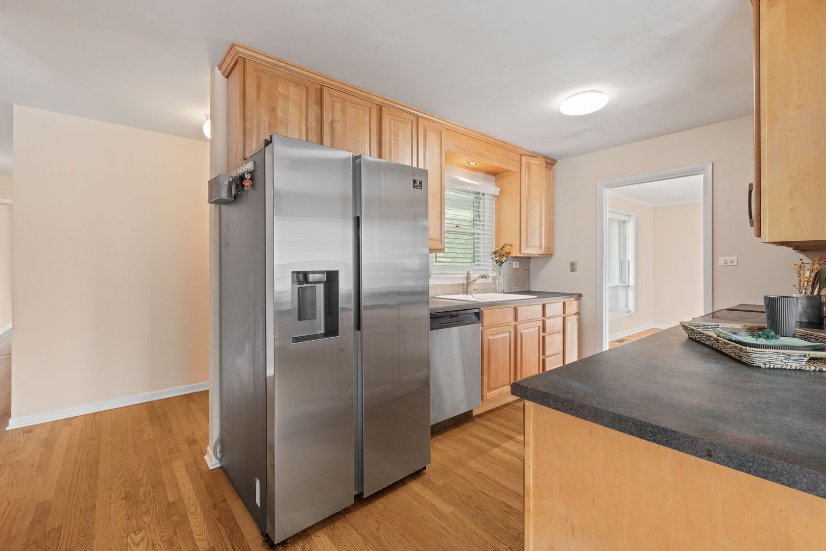 532 Apache Lane, Carol Stream, IL 60188