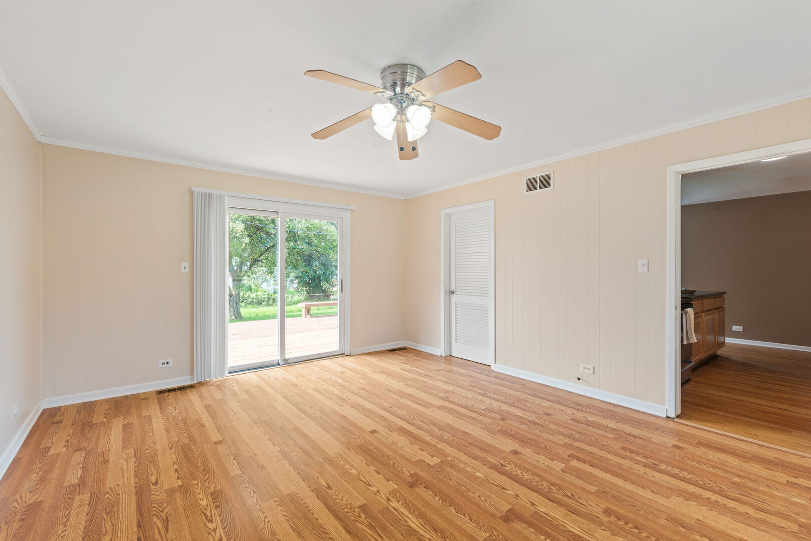 532 Apache Lane, Carol Stream, IL 60188