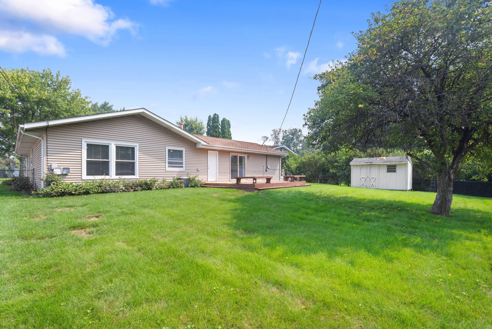 532 Apache Lane, Carol Stream, IL 60188