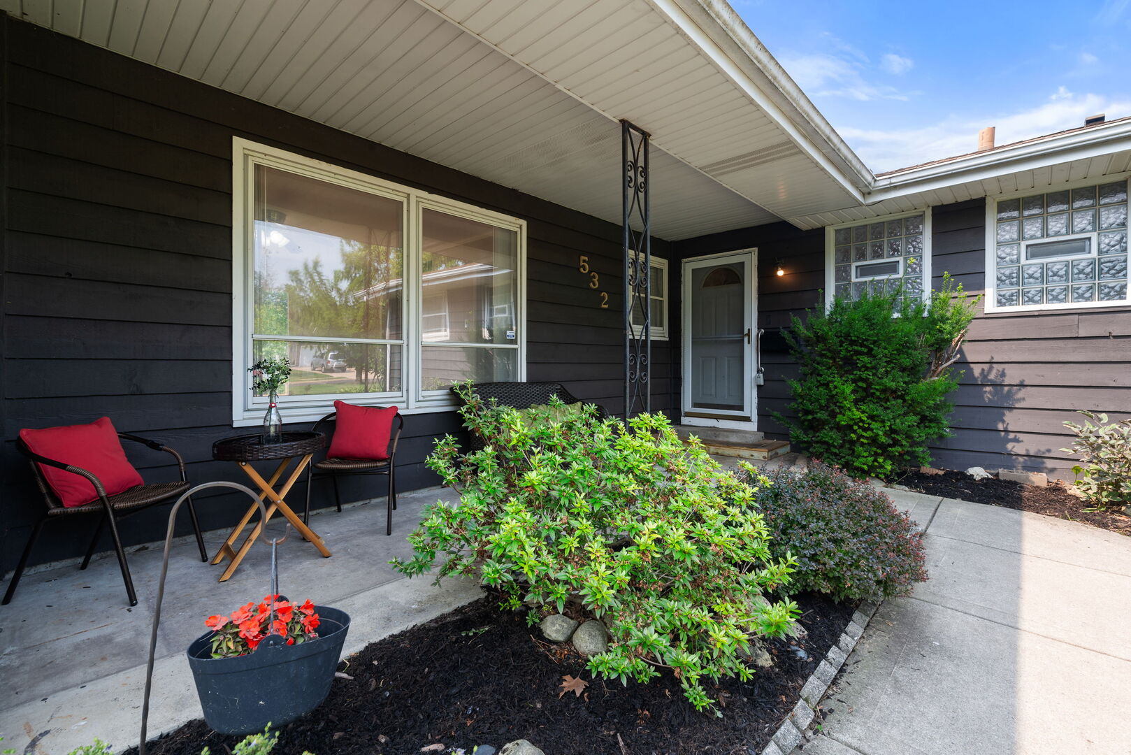 532 Apache Lane, Carol Stream, IL 60188