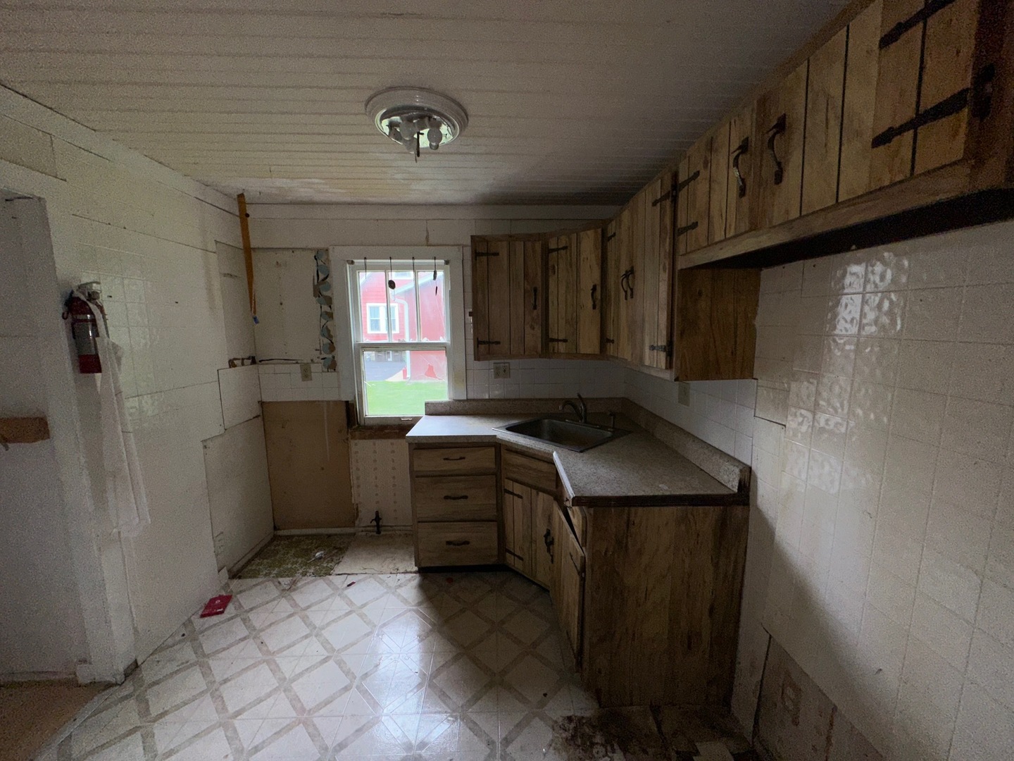 4711 Parkview Drive, Mccullom Lake, IL 60050