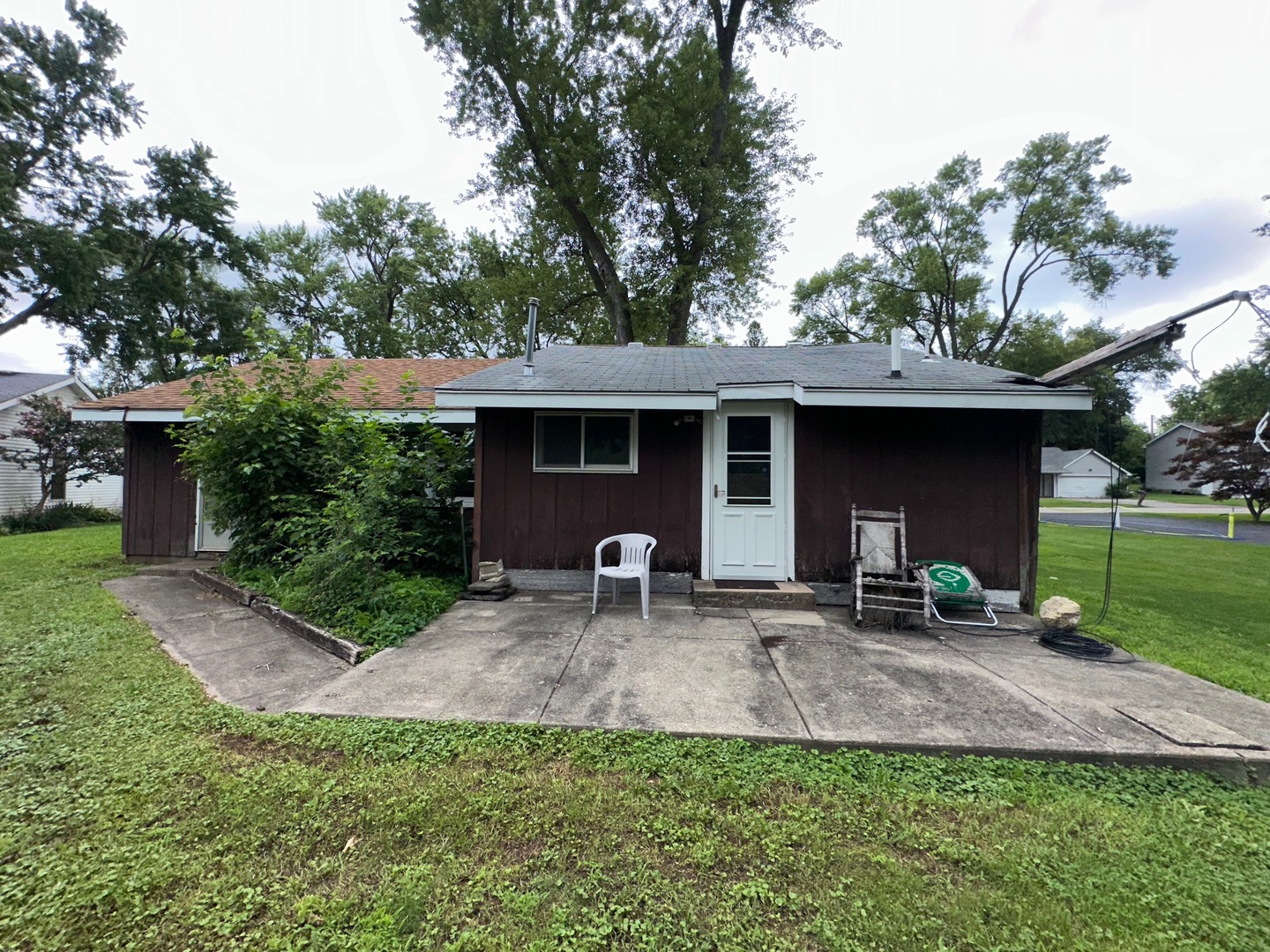4711 Parkview Drive, Mccullom Lake, IL 60050