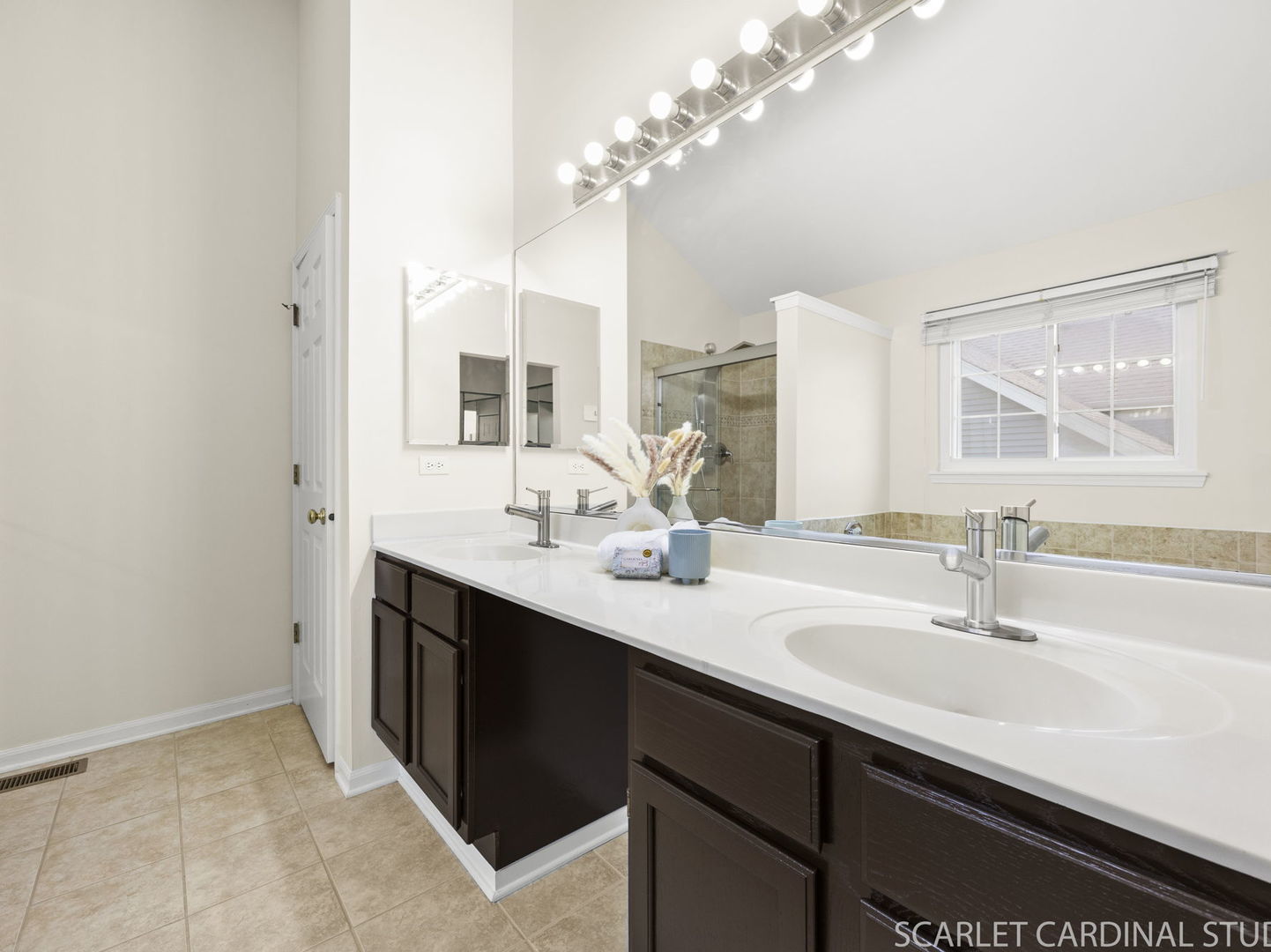 1298 Dunbarton Drive, Aurora, IL 60502