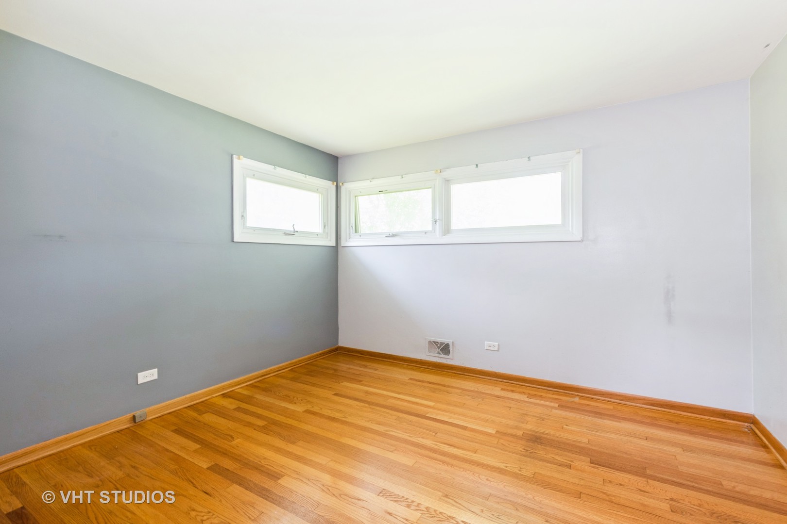 909 S Emerson Street, Mount Prospect, IL 60056
