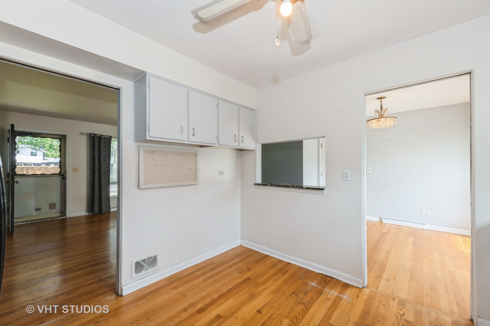 909 S Emerson Street, Mount Prospect, IL 60056