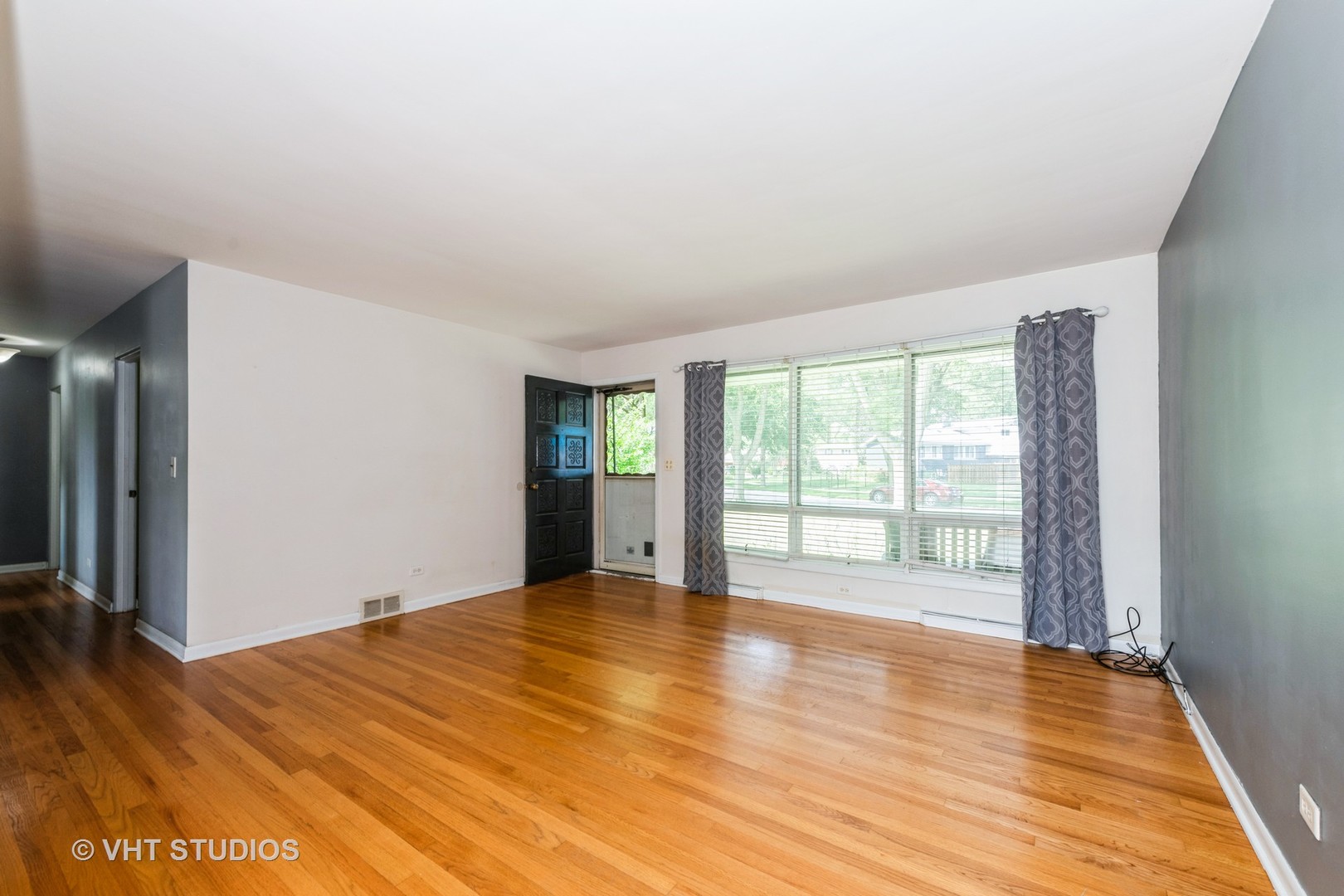909 S Emerson Street, Mount Prospect, IL 60056