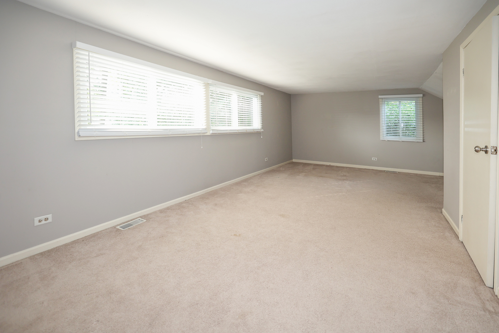 1329 STONEGATE Road, Naperville, IL 60540