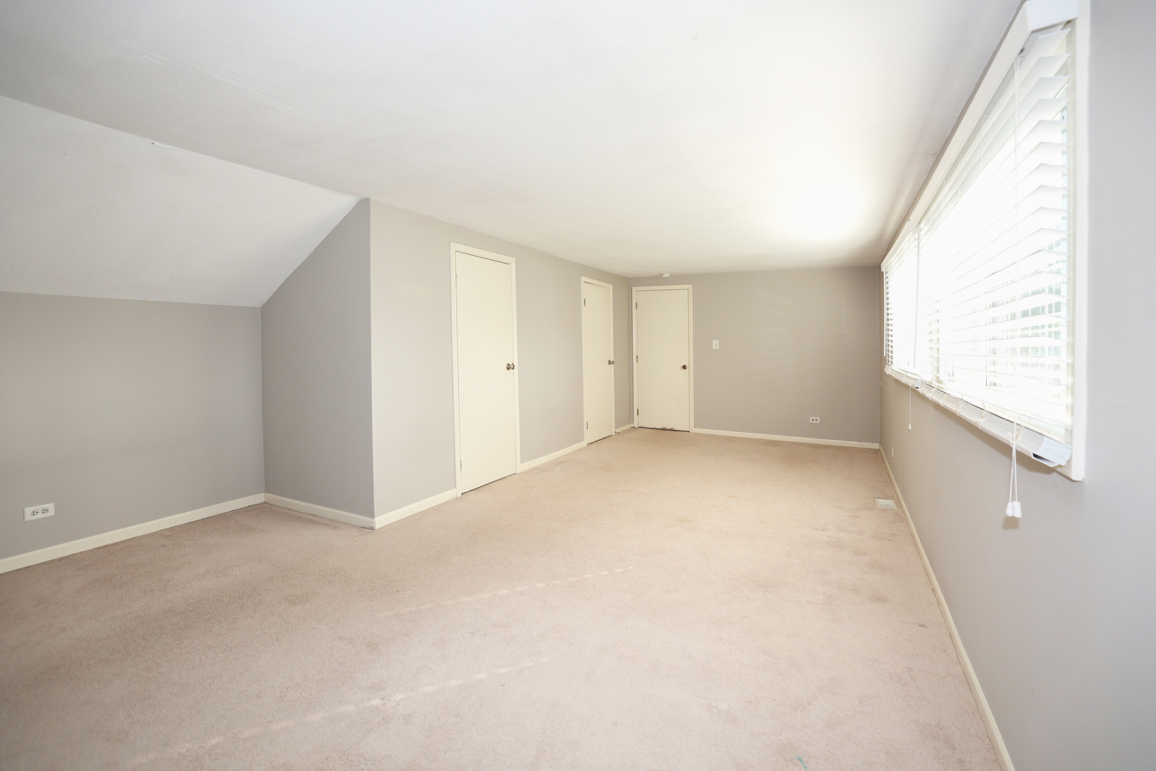 1329 STONEGATE Road, Naperville, IL 60540