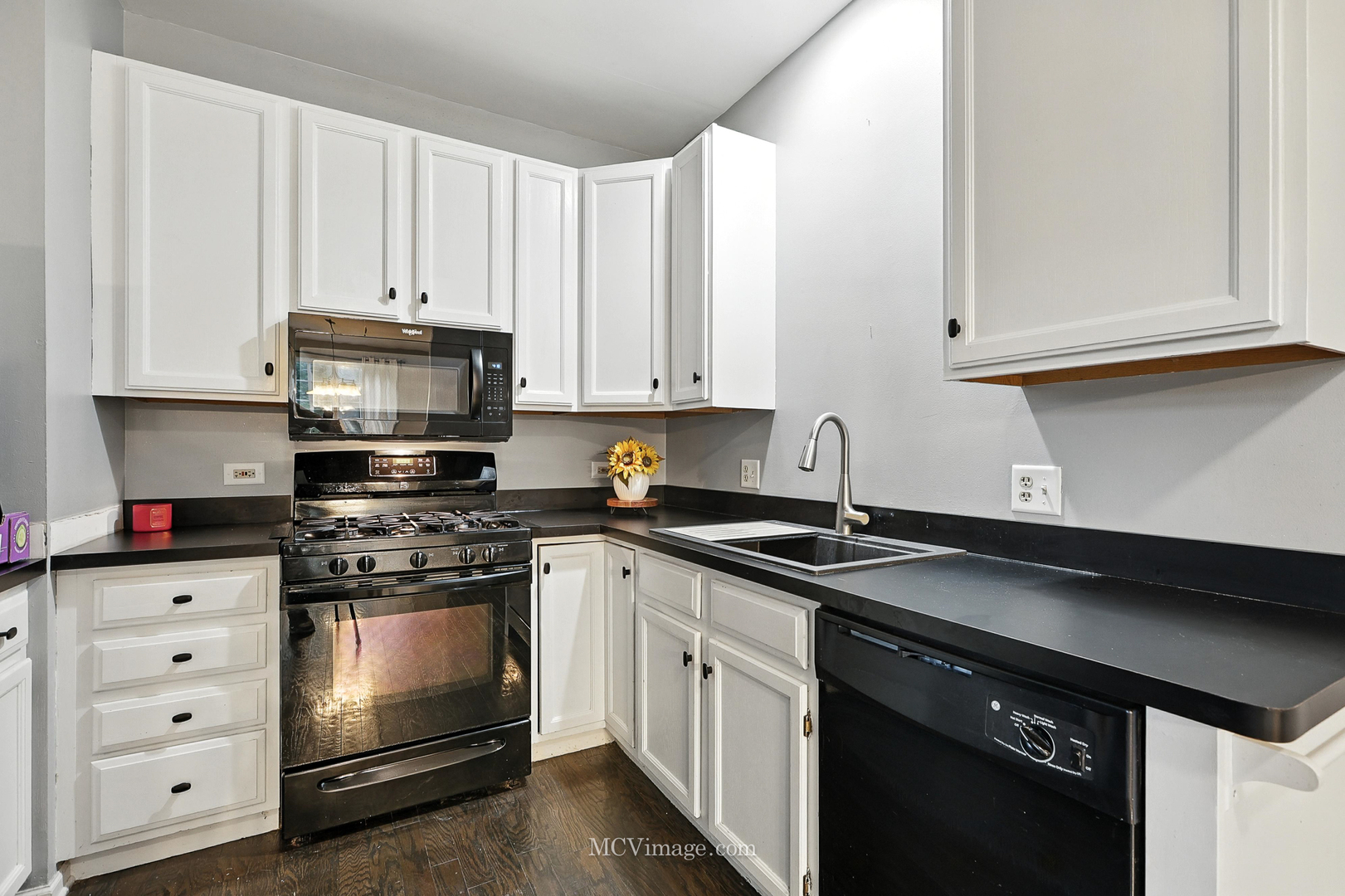 411 Huntington Court, Oswego, IL 60543