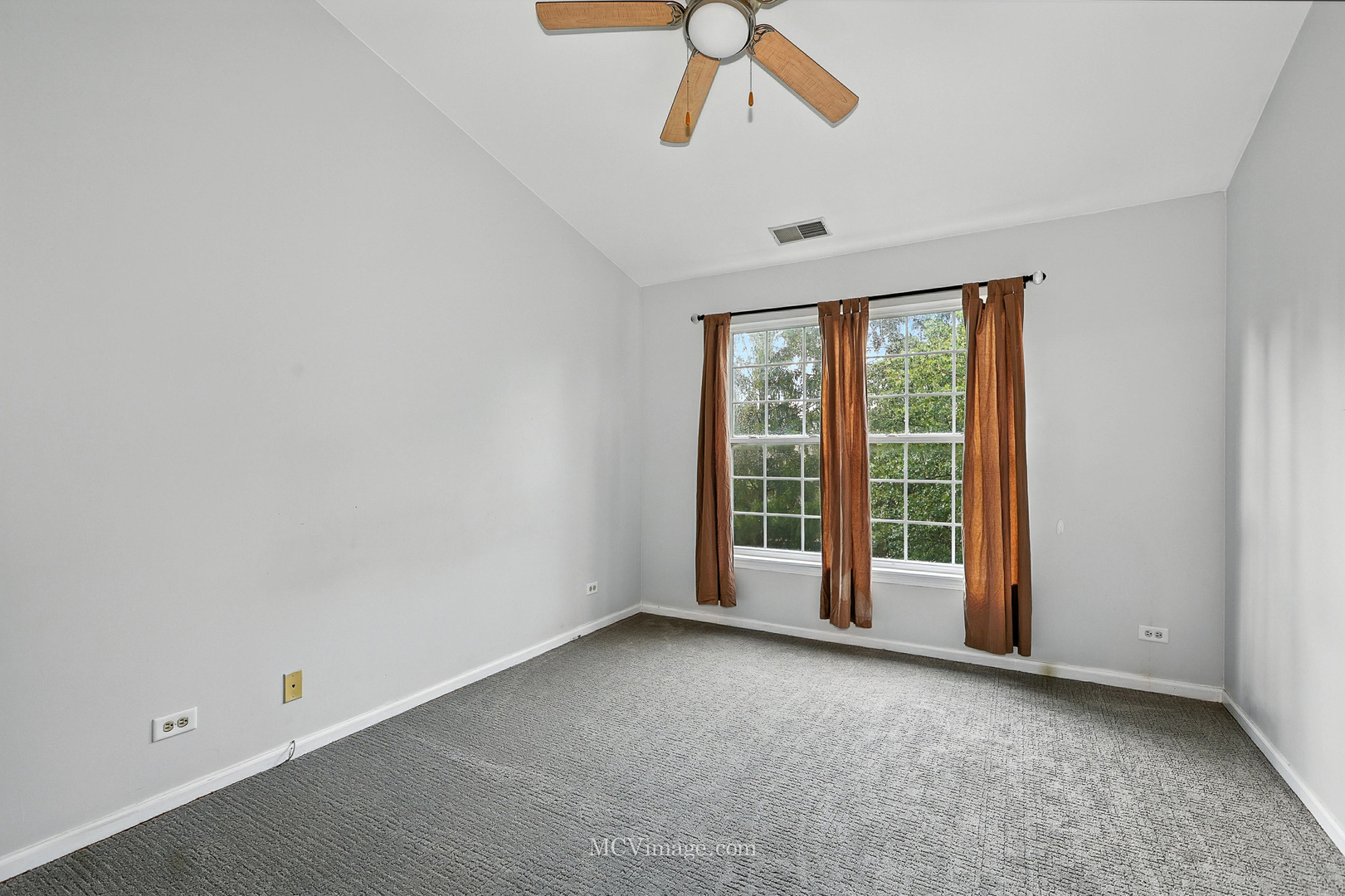 411 Huntington Court, Oswego, IL 60543