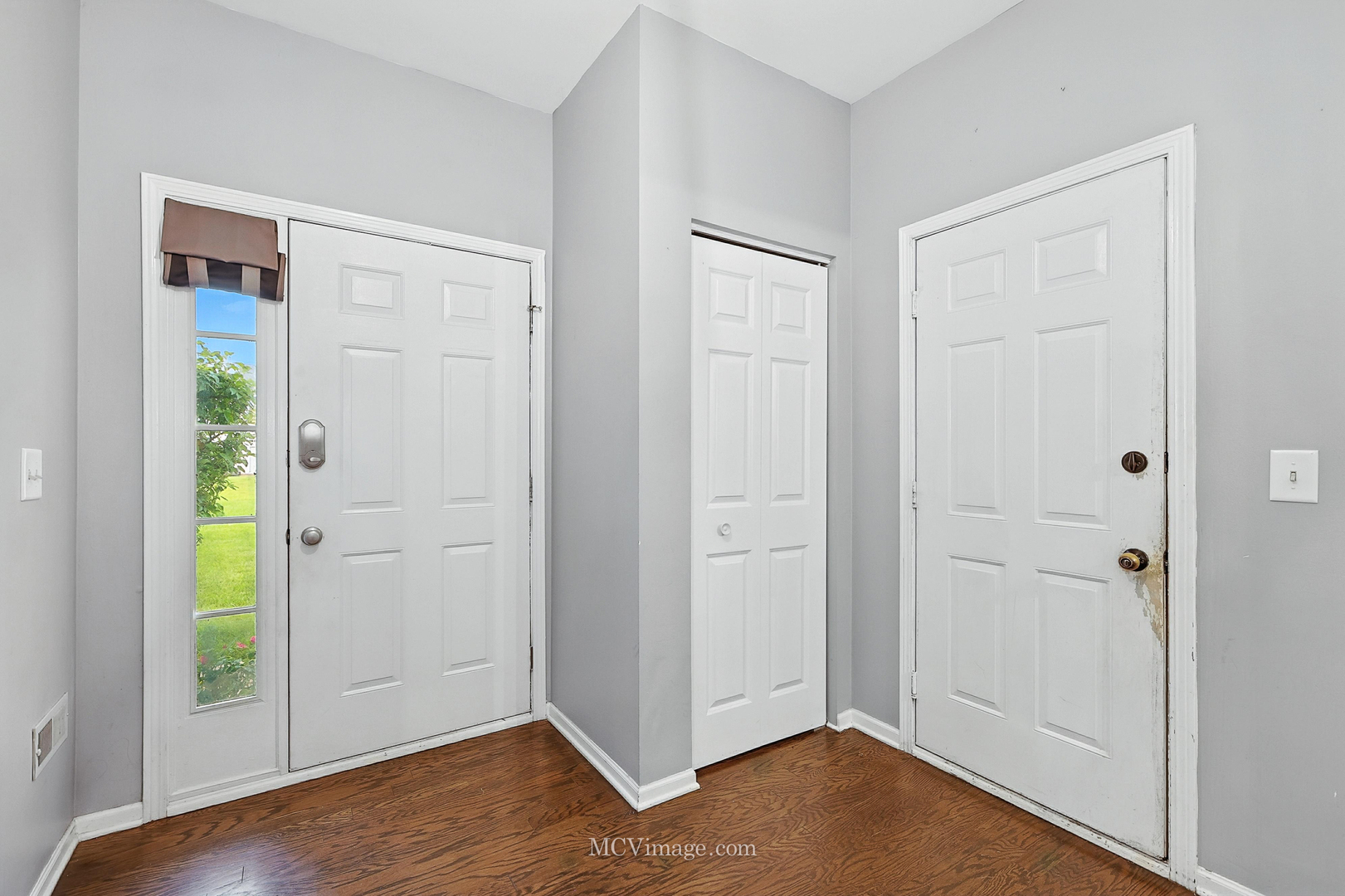 411 Huntington Court, Oswego, IL 60543