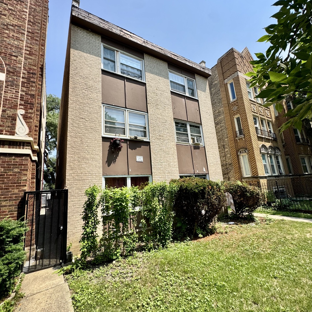 6235 N Mozart Street, Chicago, IL 60659
