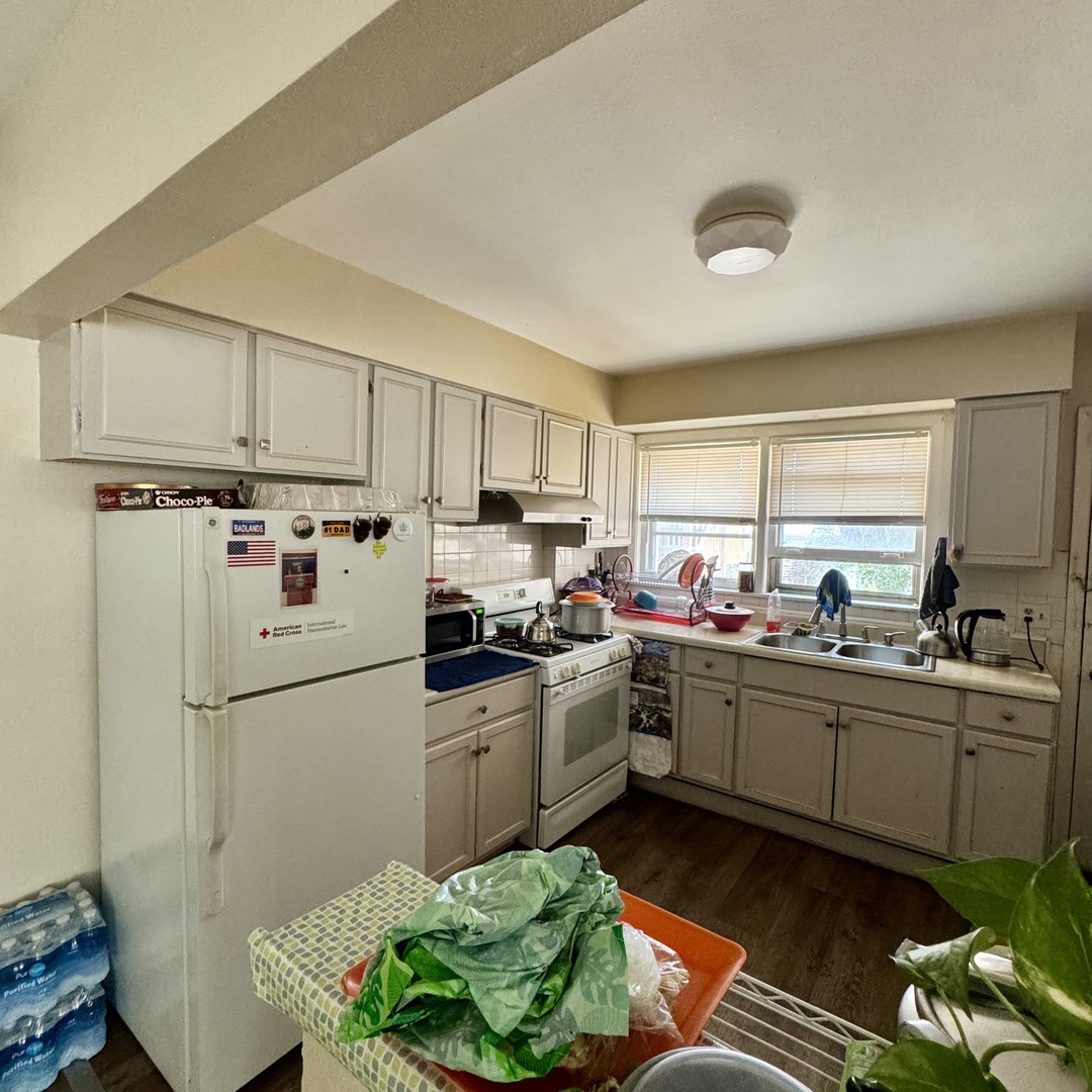 6235 N Mozart Street, Chicago, IL 60659
