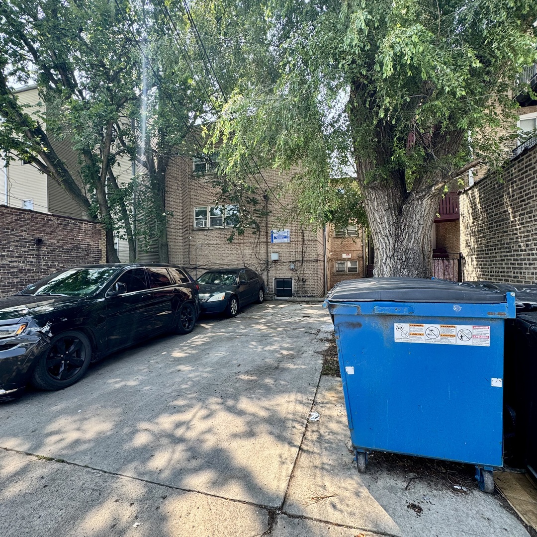6235 N Mozart Street, Chicago, IL 60659