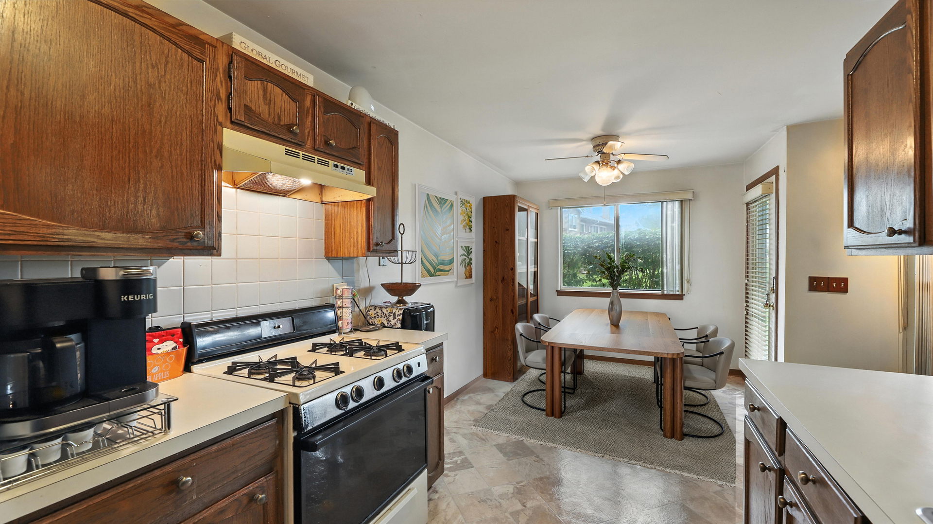 385 Newport Lane #D1, Bartlett, IL 60103