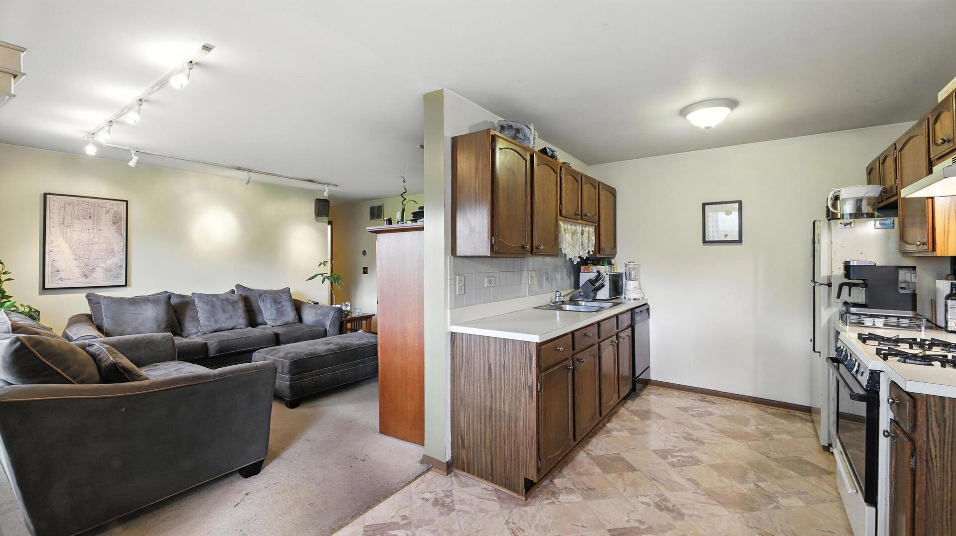 385 Newport Lane #D1, Bartlett, IL 60103