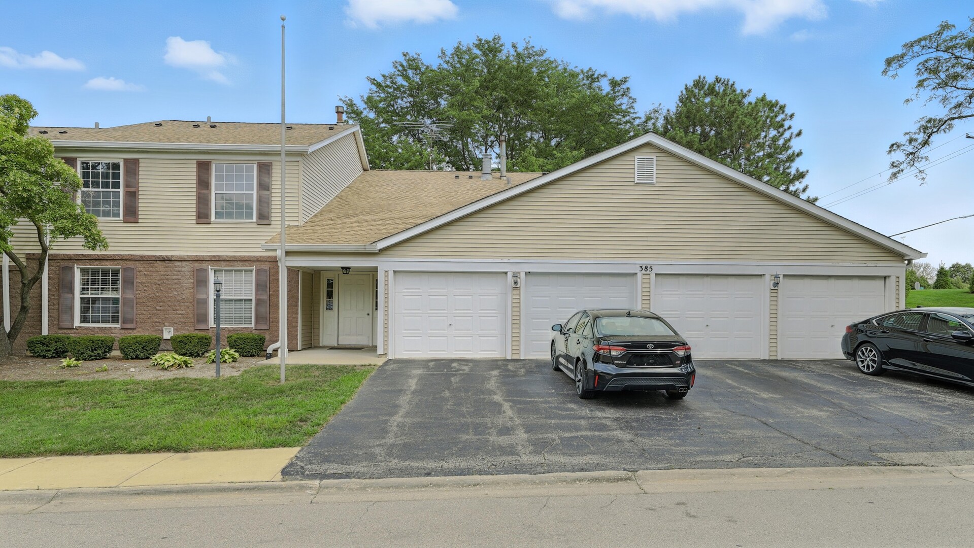 385 Newport Lane #D1, Bartlett, IL 60103