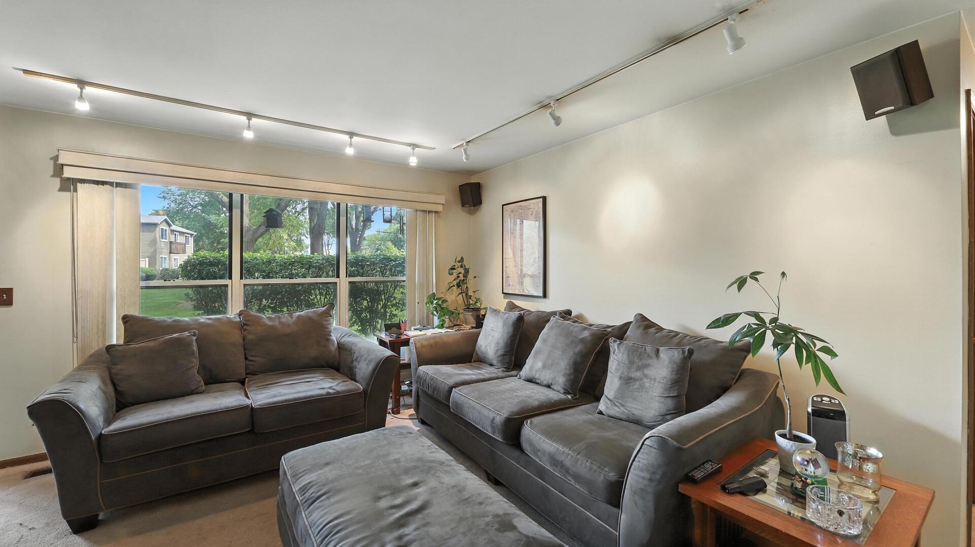385 Newport Lane #D1, Bartlett, IL 60103