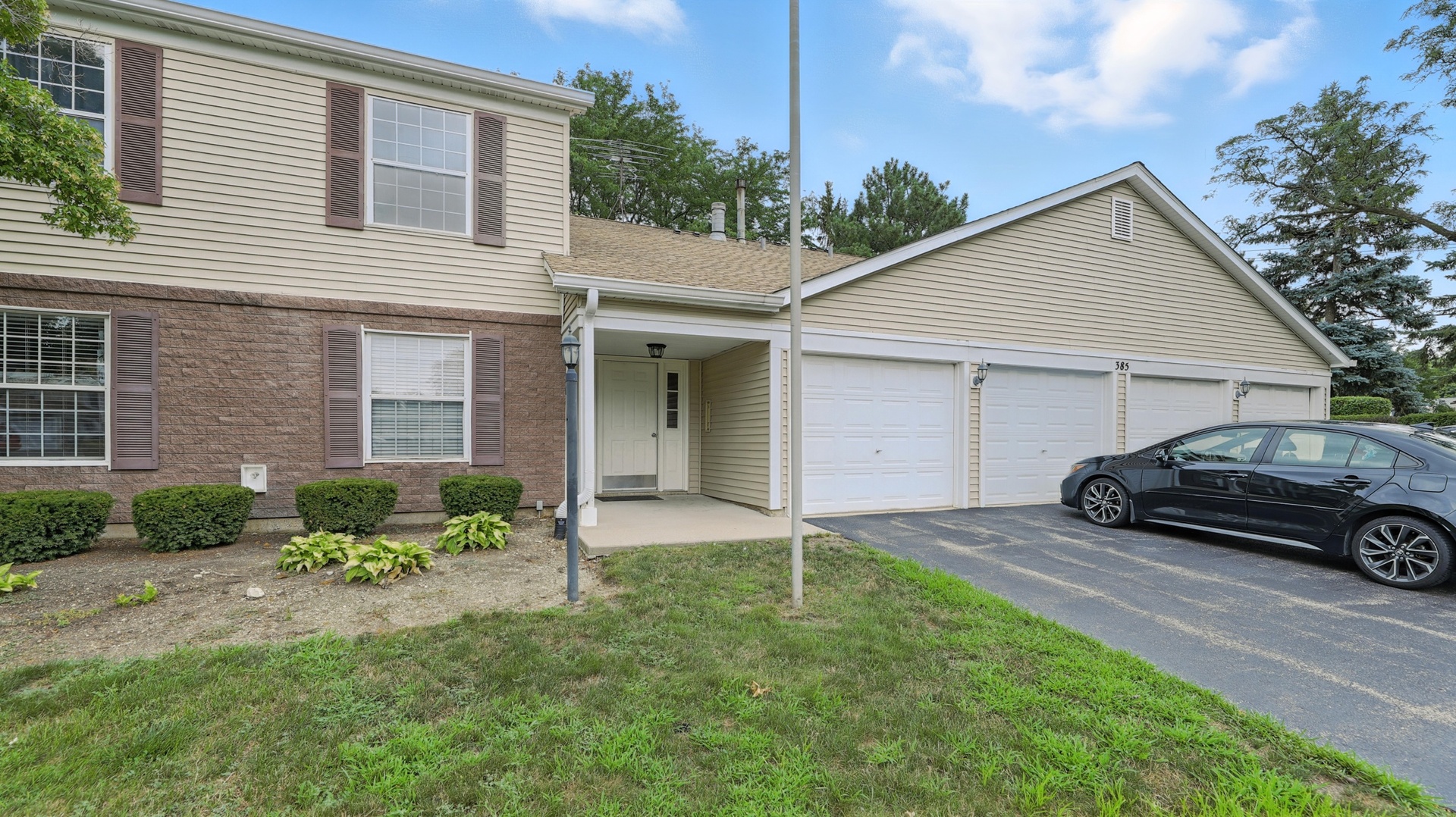385 Newport Lane #D1, Bartlett, IL 60103