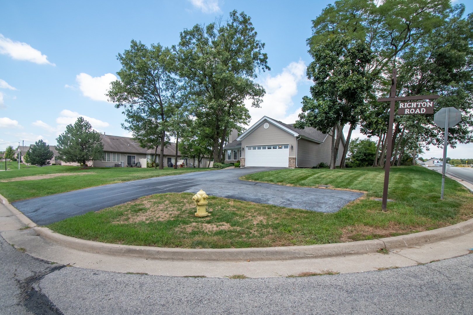93 W Richton Road, Crete, IL 60417