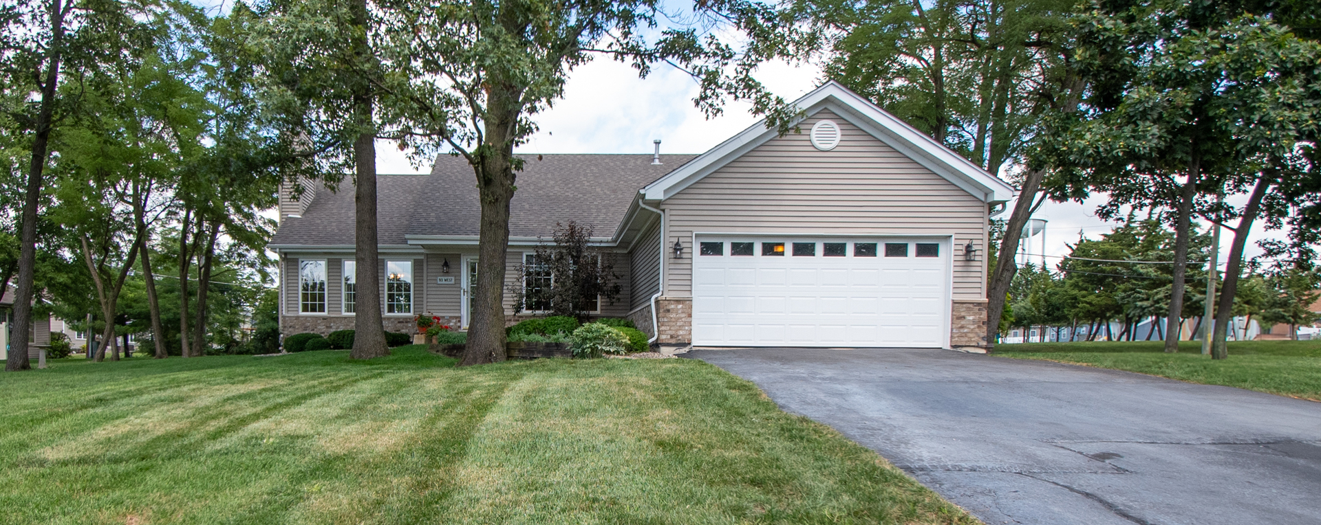 93 W Richton Road, Crete, IL 60417