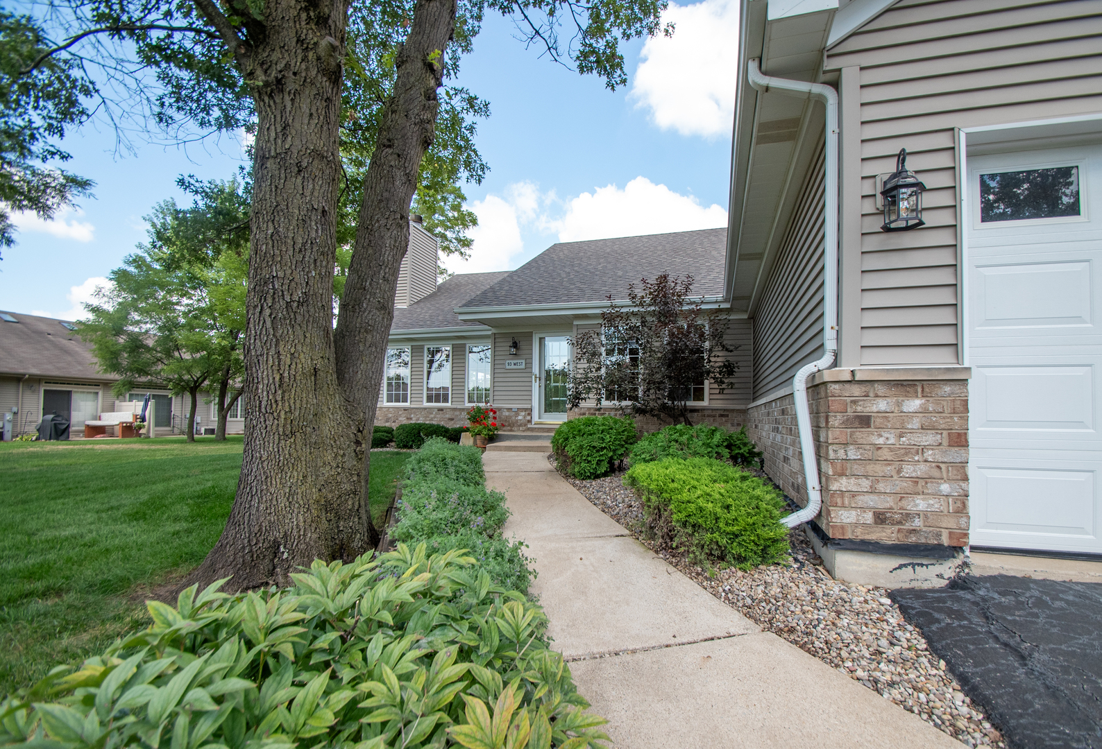 93 W Richton Road, Crete, IL 60417
